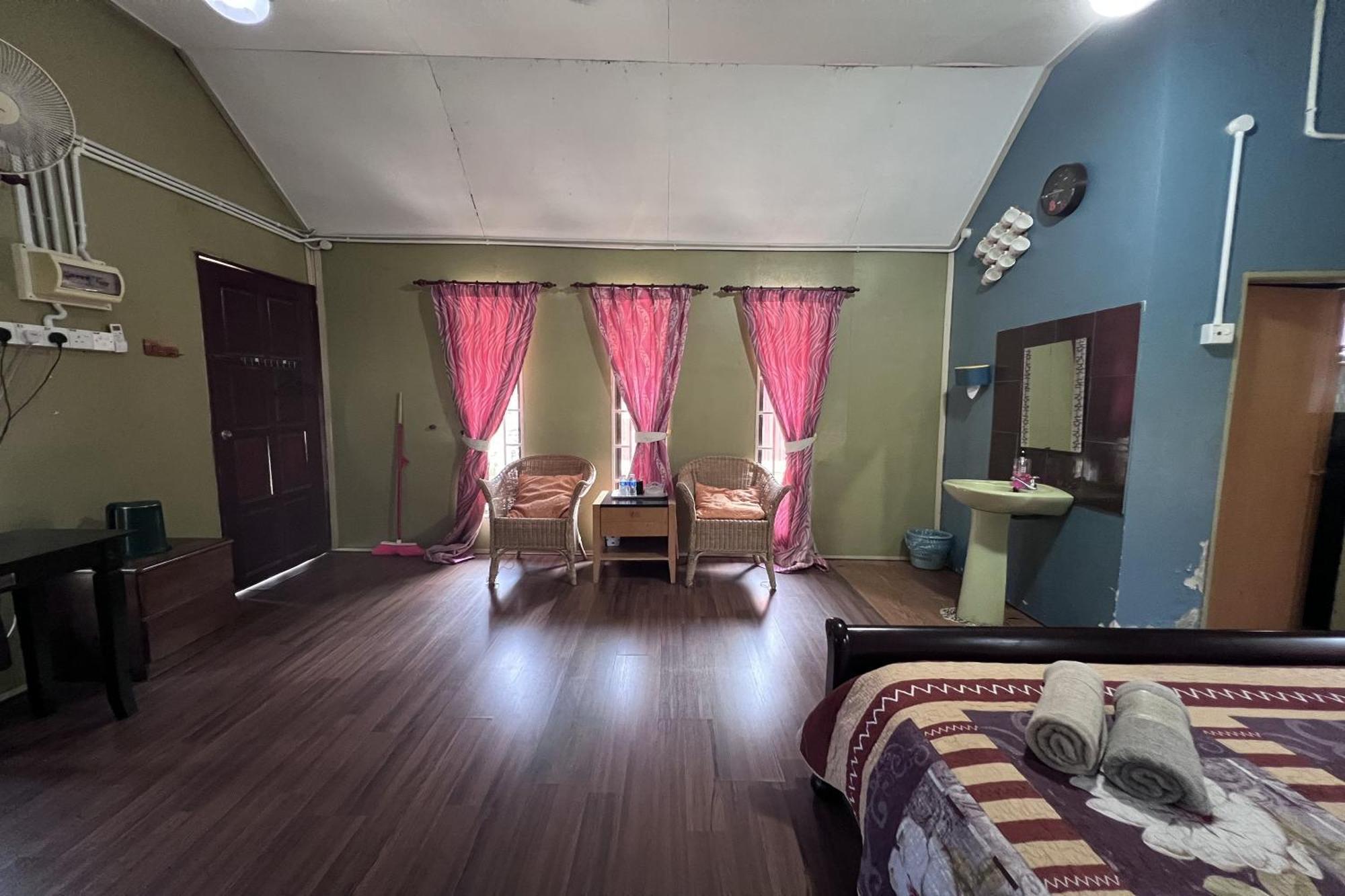 Nurbayu Chalet, Kemaman Куантан Экстерьер фото